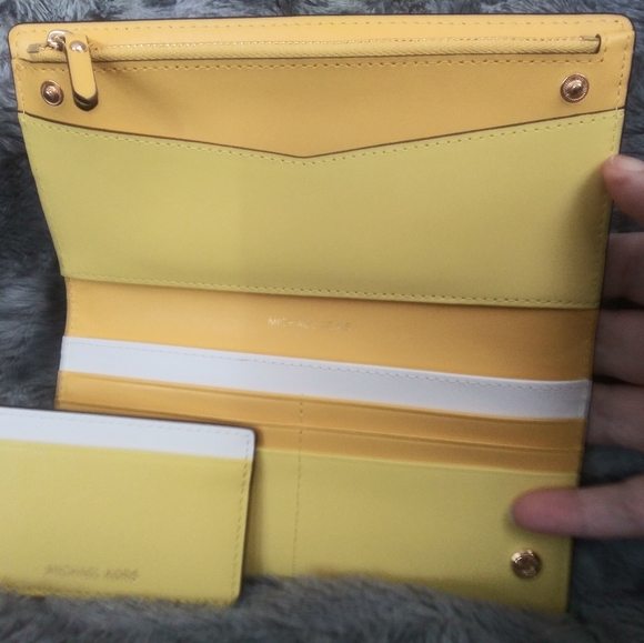 Michael Kors Wallet - Picture 2 of 2